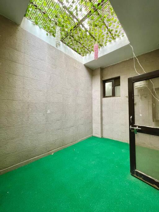 Villa Amber - 5 Bedroom Villa, Garden In Rohini, Delhi